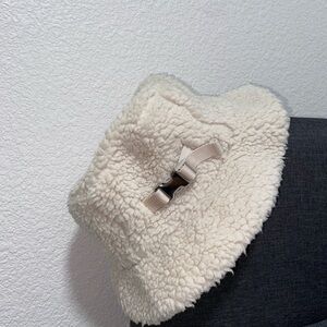 LULULEMON TEXTURED FLEECE BUCKET HAT M/L